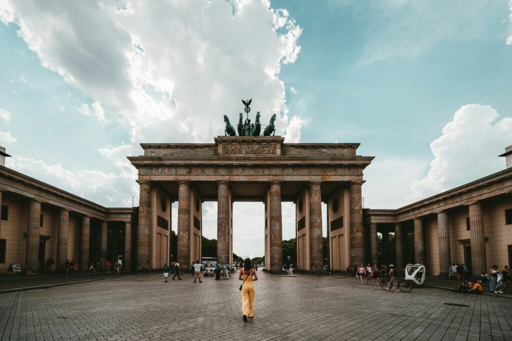 claudio-schwarz-TScGhJM716g-unsplash